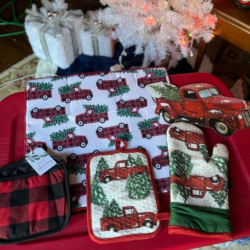 Vintage 5x Christmas Red Truck Kitchen
Decor
